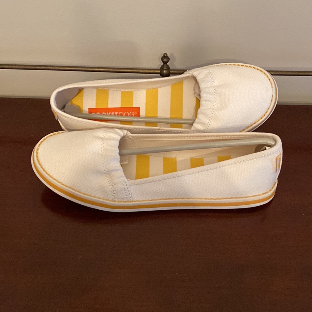 NIB- Rocket Dog Canvas Shoes